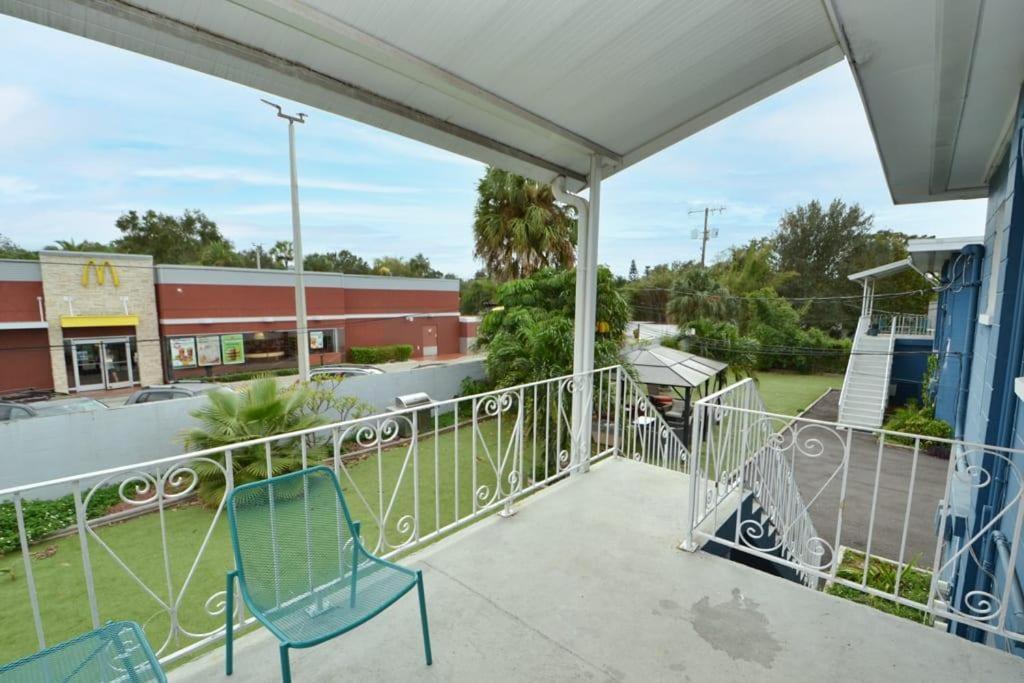 New Huge Green Garden 1Br Tampa Buitenkant foto